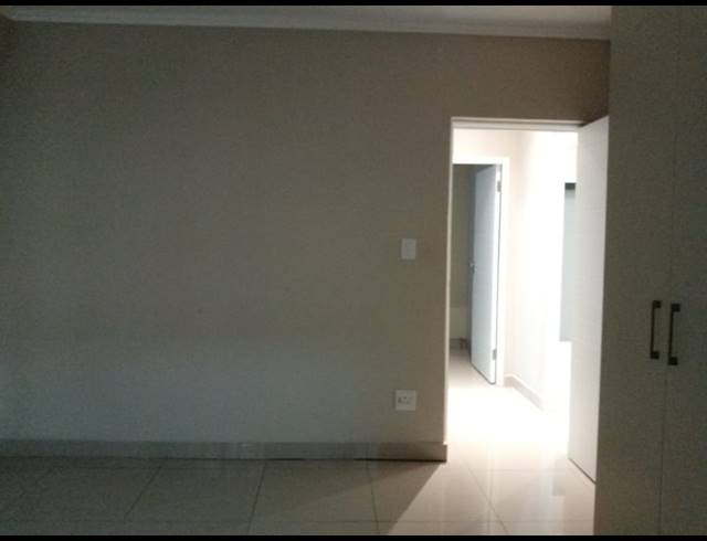 2 BEDROOM APARTMENT FOR SALE IN UMHLANGA RIDGE